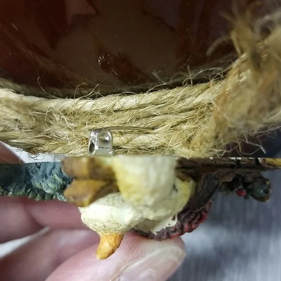 Peppermint bark candle/with snowman pin - Picture 5 of 7